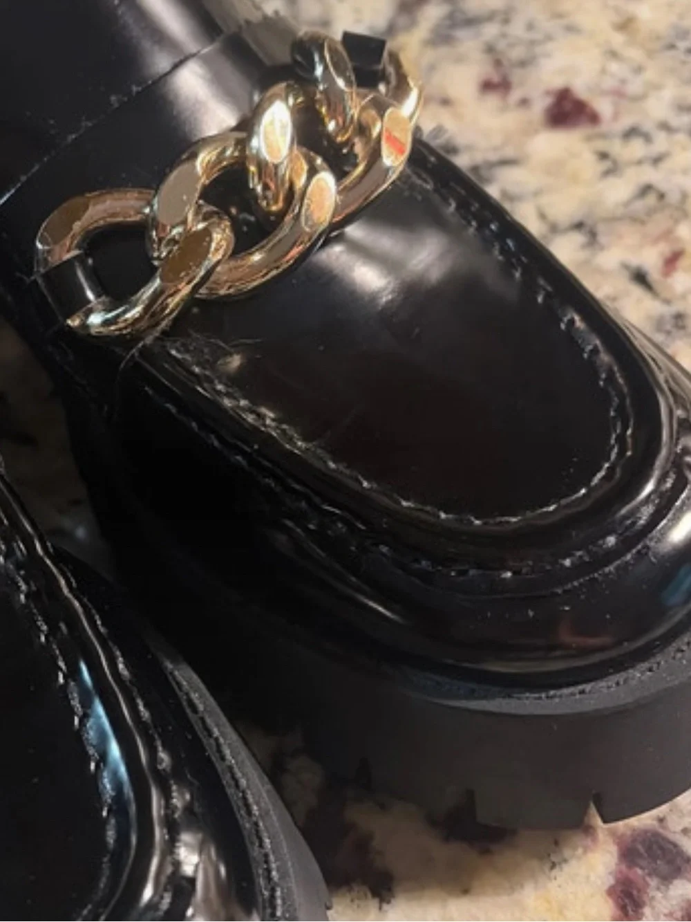 GUESS♦️PLATFORM LOAFER
